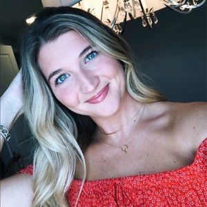 Meet your Posher, Olivia